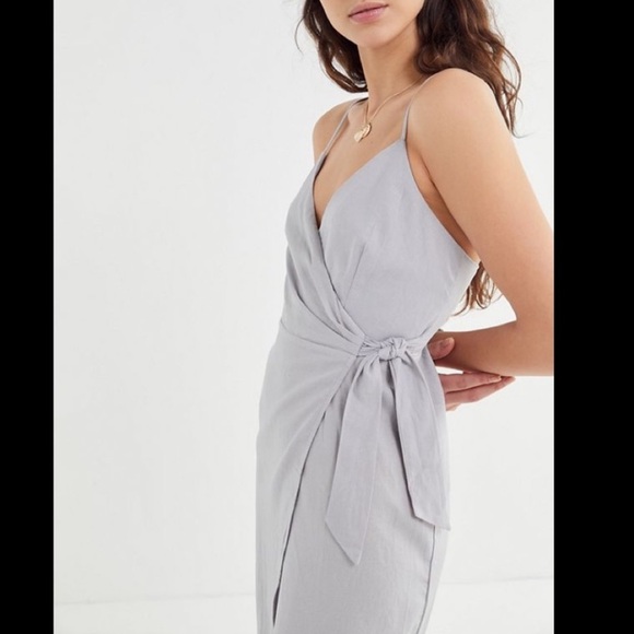 UO linen wrap dress - Picture 2 of 2